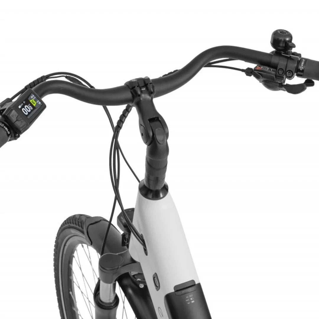 Electric Bike Ecobike Lx 100, close-up view of the handlebars with digital display and controls.