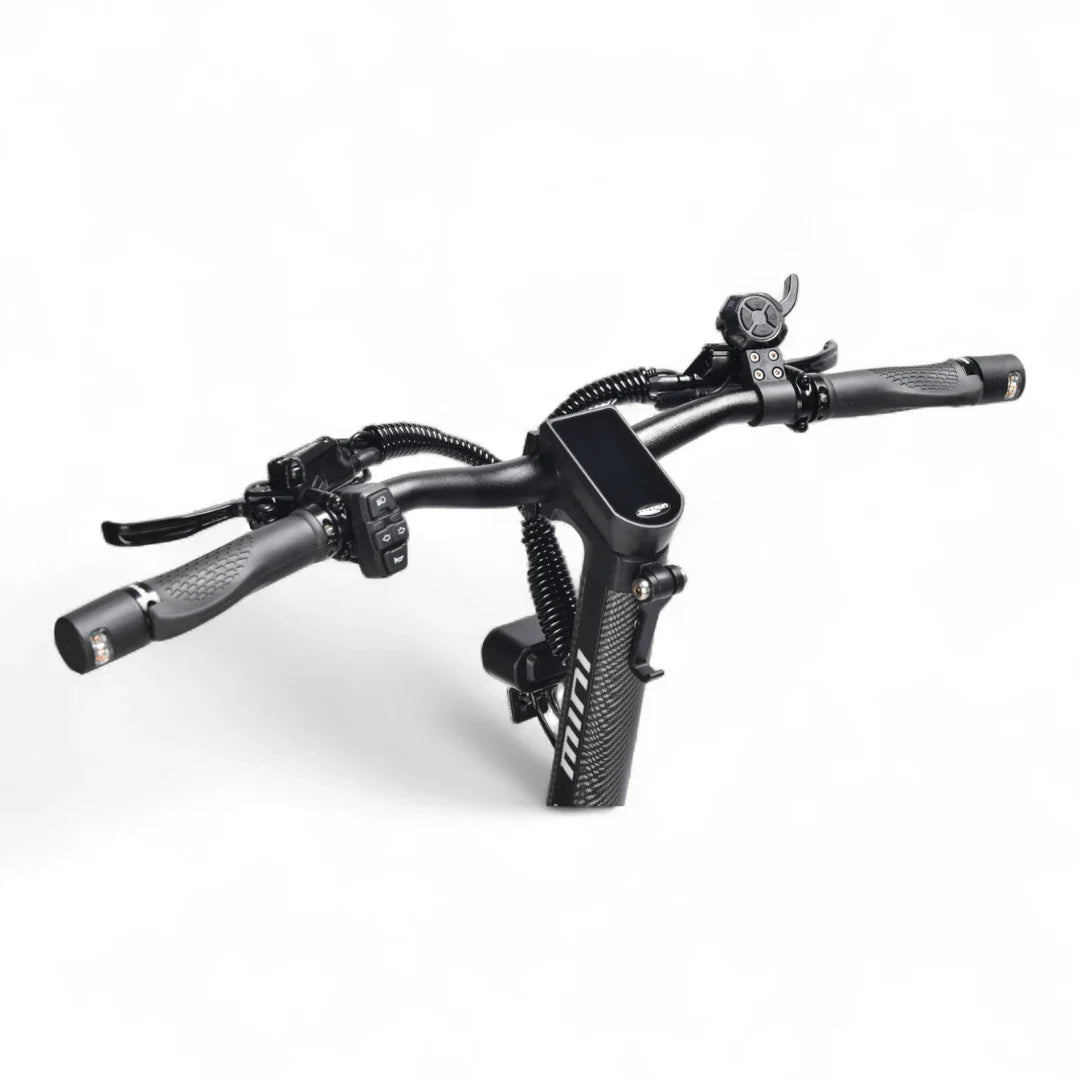Electric scooter Teverun Fighter Mini PRO 2026 – handlebar and display close-up