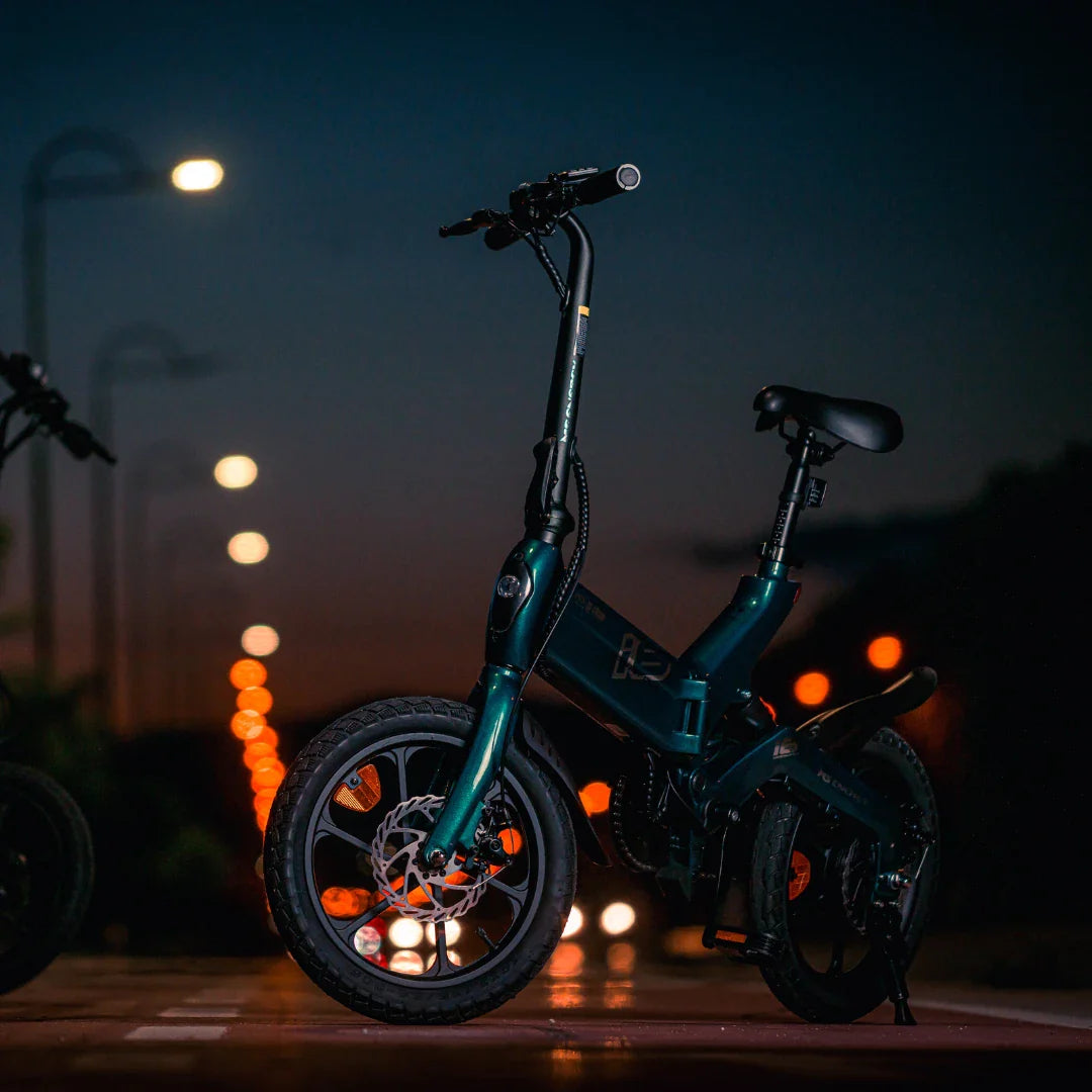 Electric Bike Ms Energy Urbanfold I6 features a sleek design, compact frame, and illuminated settings for night rides.
