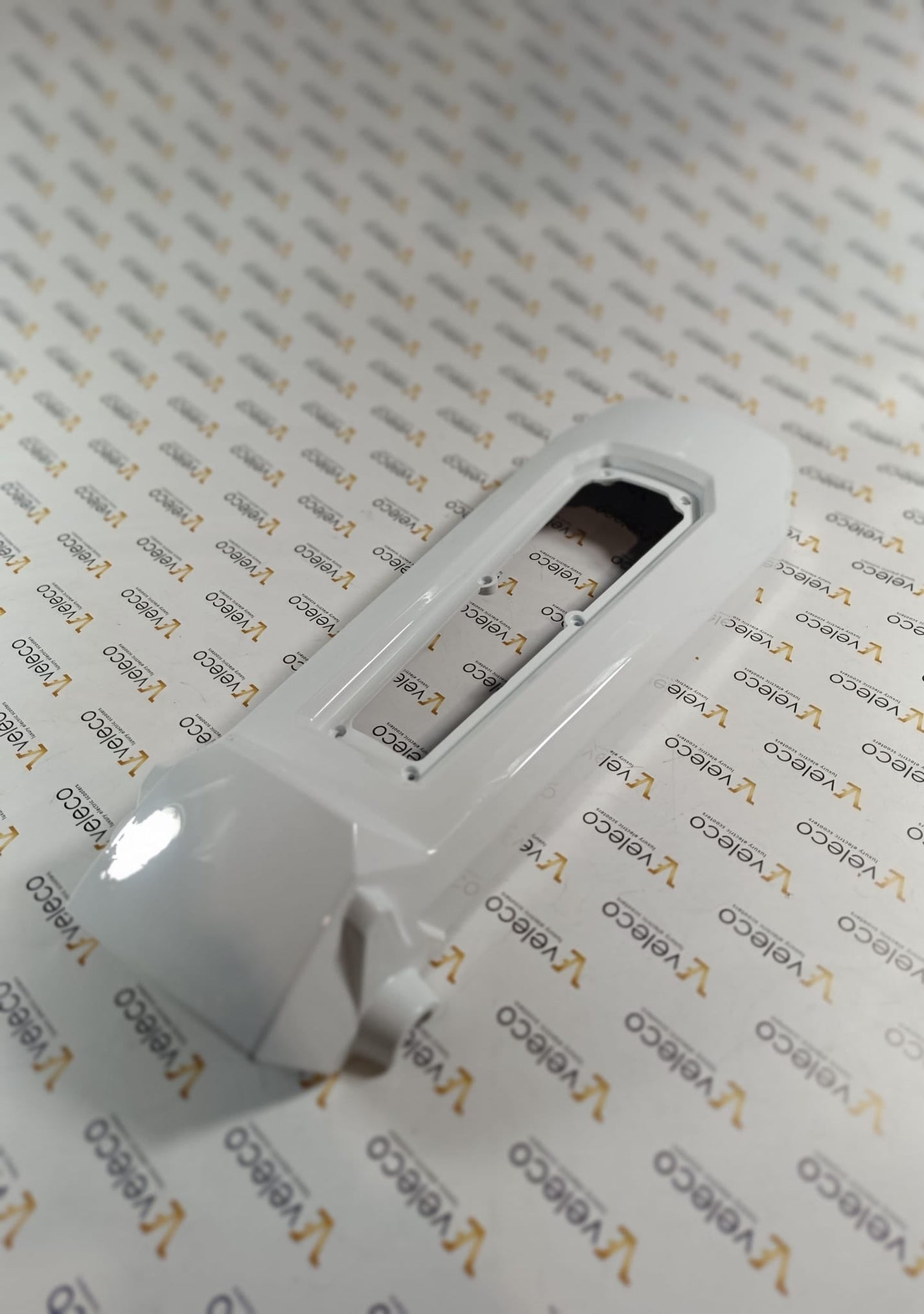 White Front Panel for Veleco Sharpy – white front panel, top view
