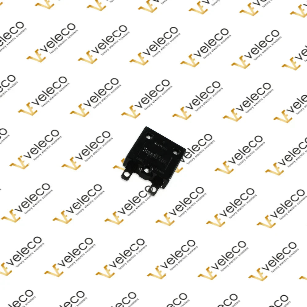 Automatic-Reset Circuit Breaker for Veleco Jumpy – small black circuit breaker