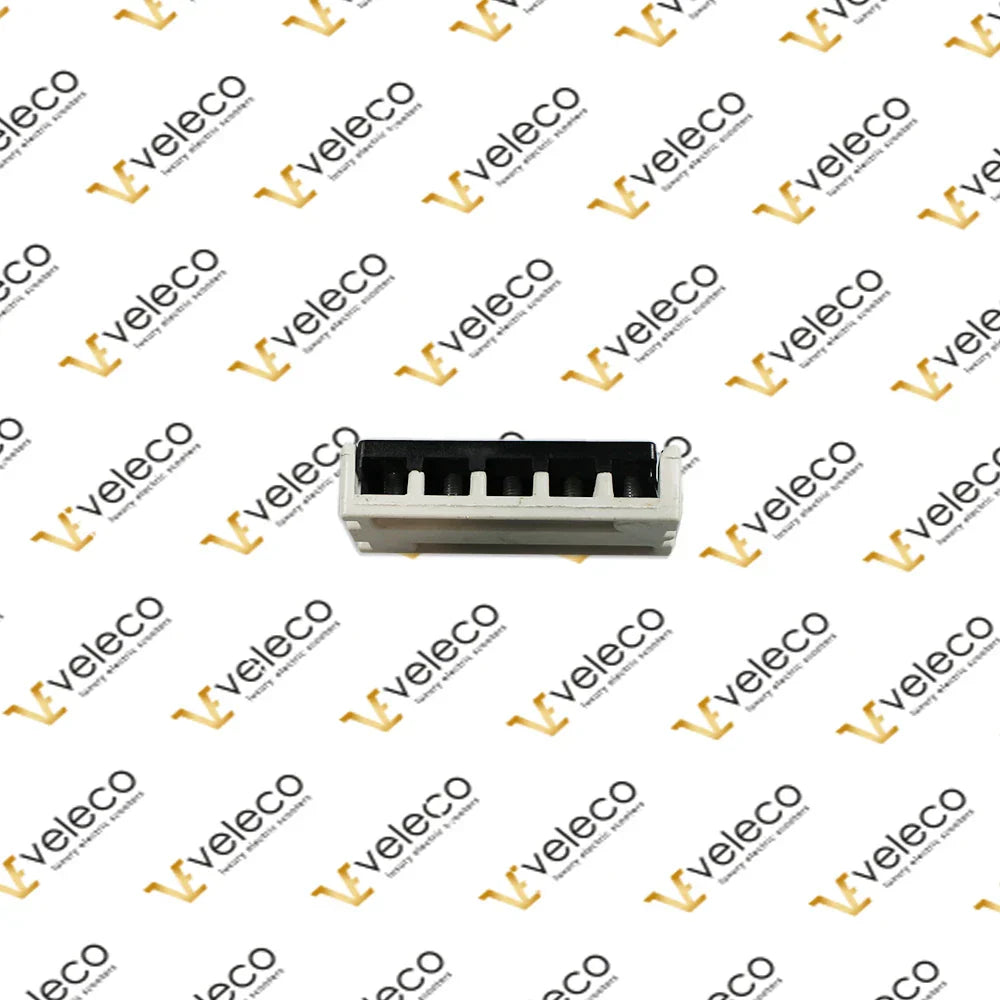 5-track Electric Cube – white electric cube with five slots