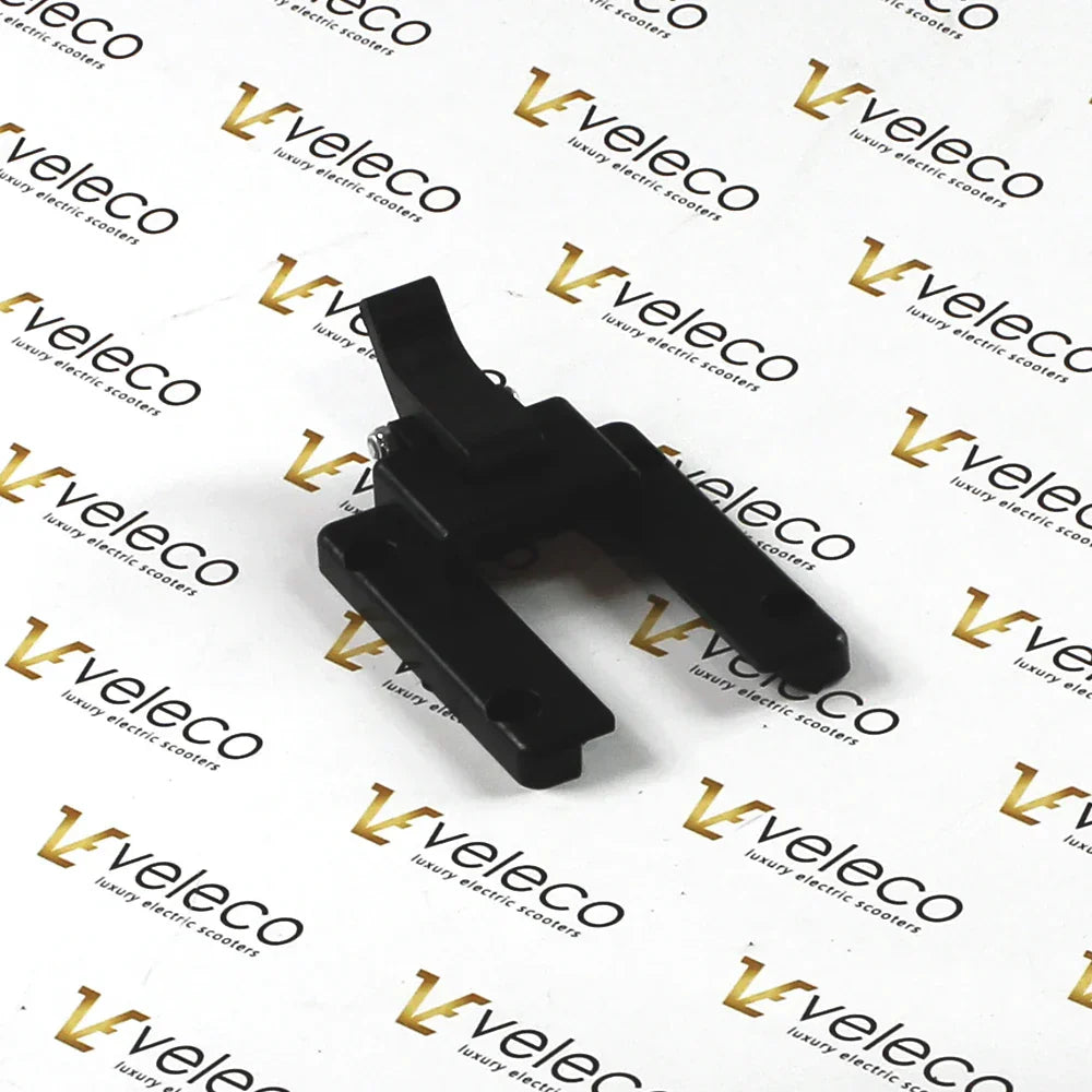 Locking Position Latch for Batteries – black plastic latch mechanism