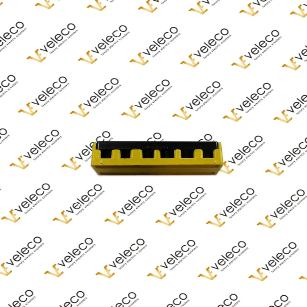 6-track Electric Cube – yellow and black electric cube