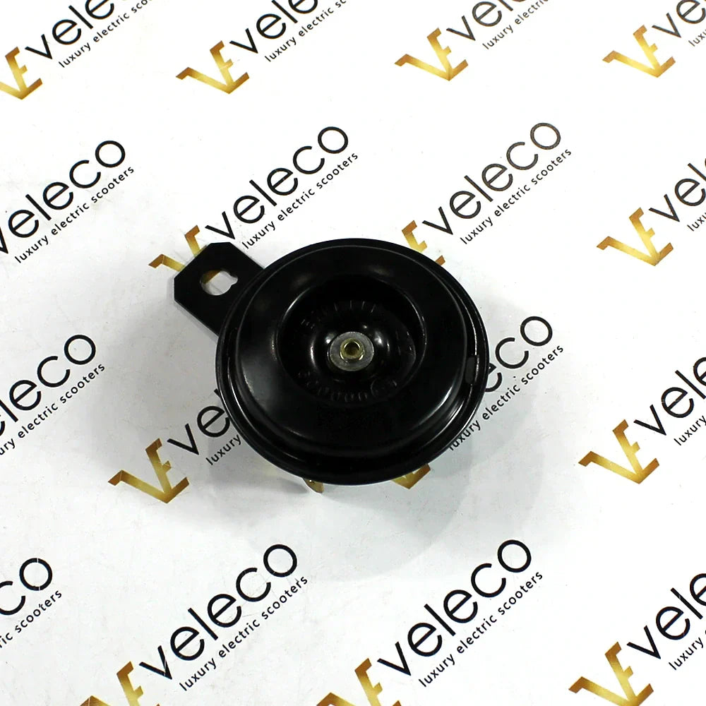 Horn for Veleco Advena – black circular horn with bracket