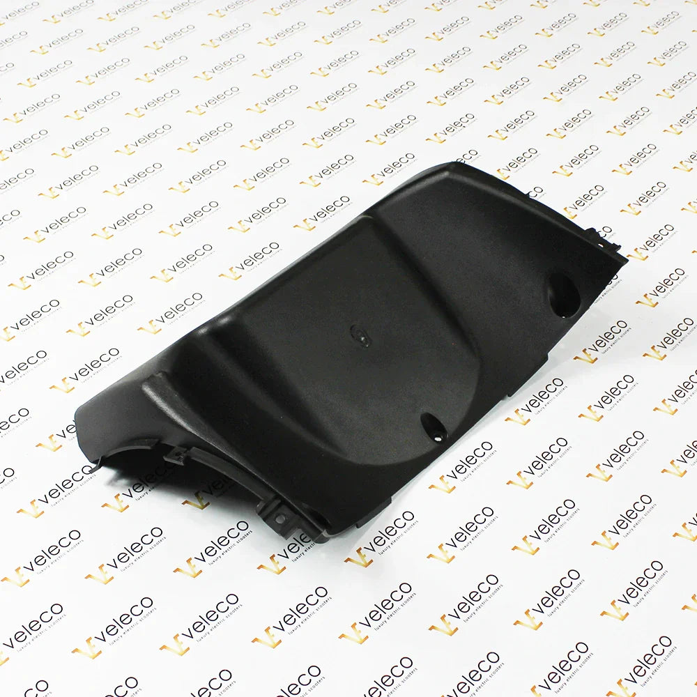 Bottom Connector for Middle Cover of Veleco Cristal – black plastic bottom connector