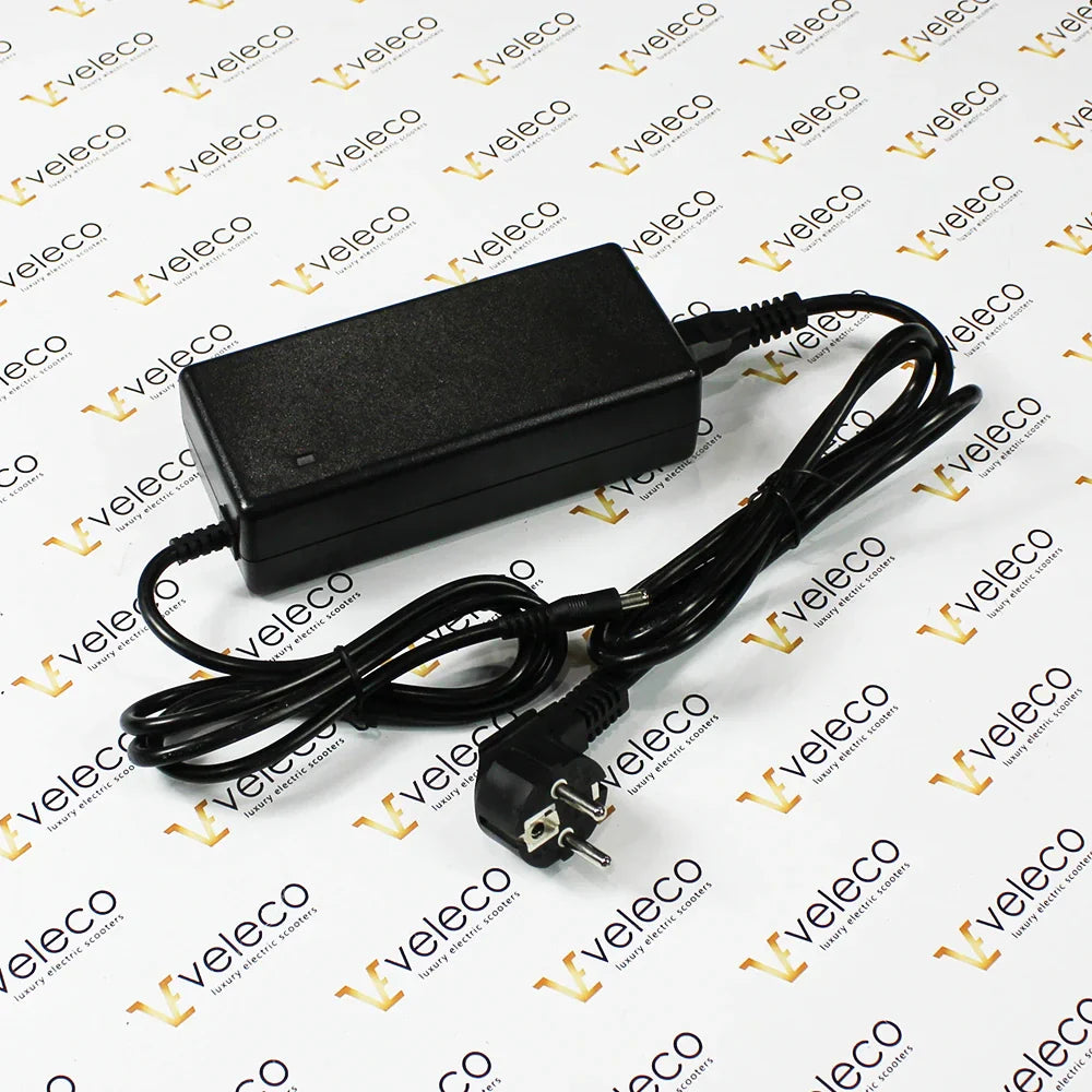 48V Charger for Veleco Draco – black power adapter and cable