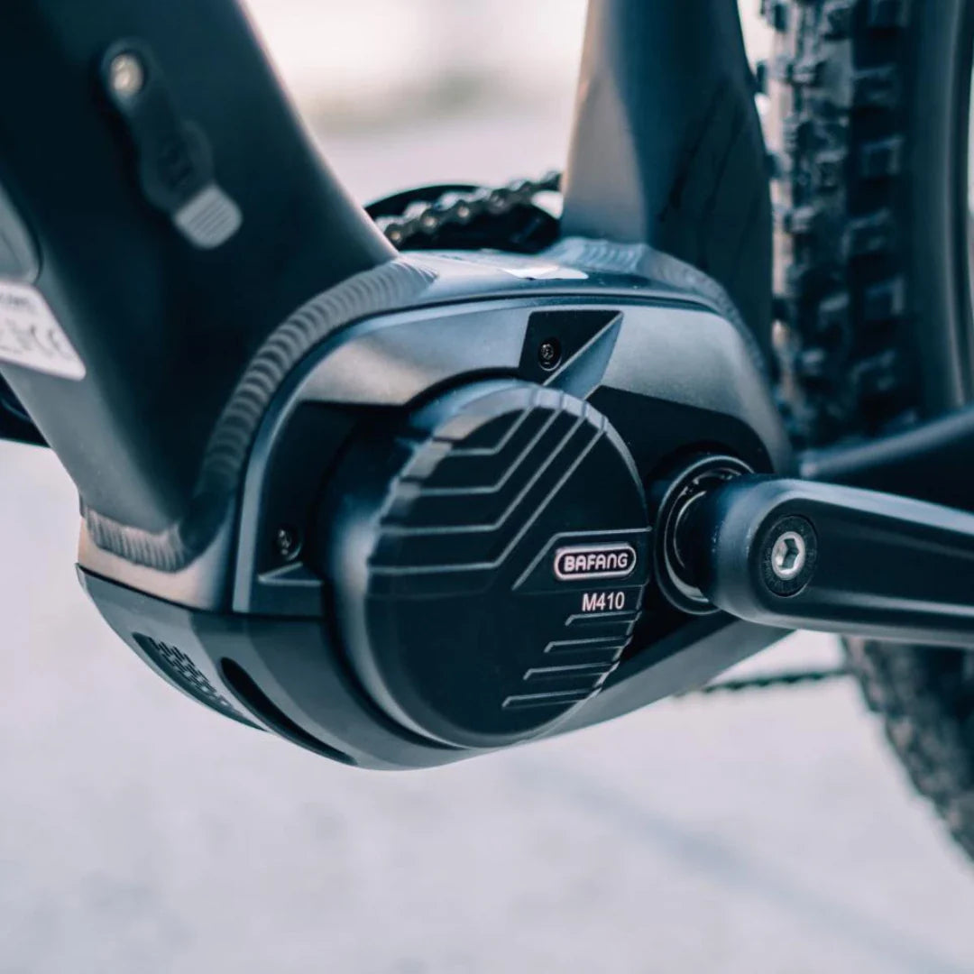 Close-up of a Bafang M410 mid-drive motor on an electric bike, model Econo Gams SUV C6