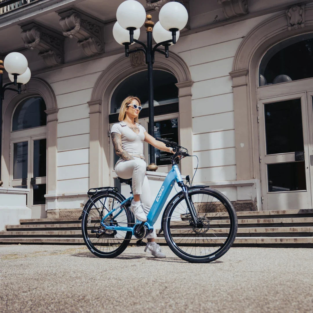 Electric Bike Econo Mare City Eecalk Auto, stylish blue e-bike, perfect for urban commuting, chic design.