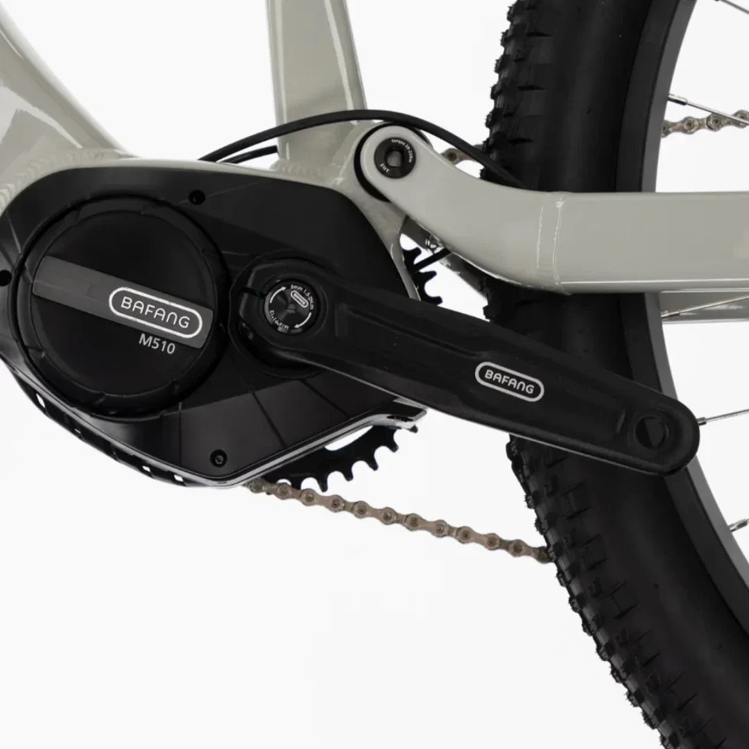 Electric bicycle ECONO Pantera C8 140 – motor and crank arm detail