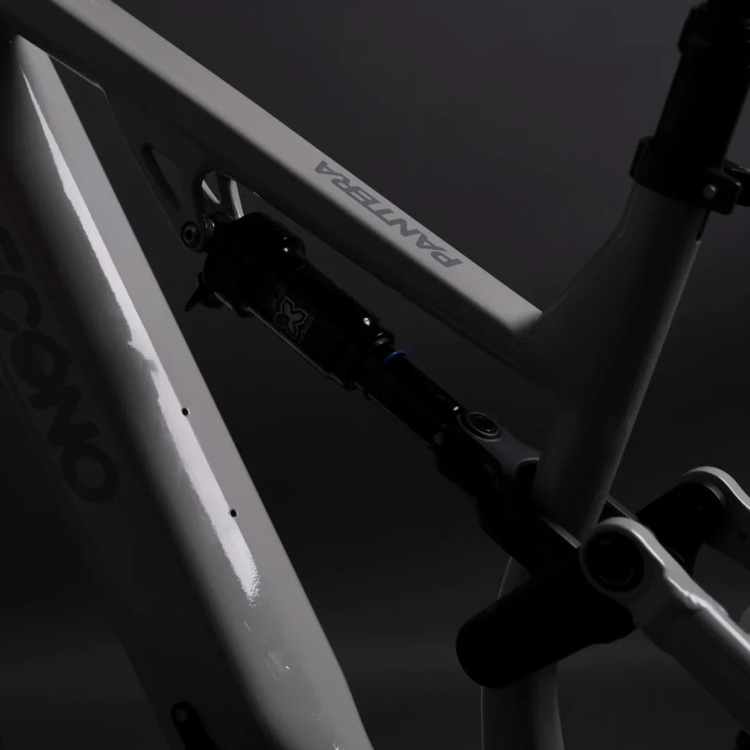 Electric bicycle ECONO Pantera SUV C6 120 – rear shock absorber and frame detail
