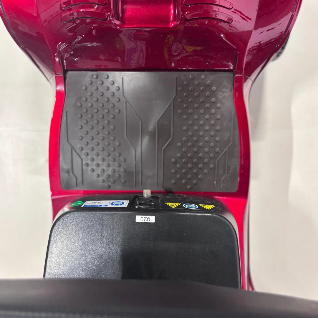 ECO Speed Senior – footrest and battery compartment top view
