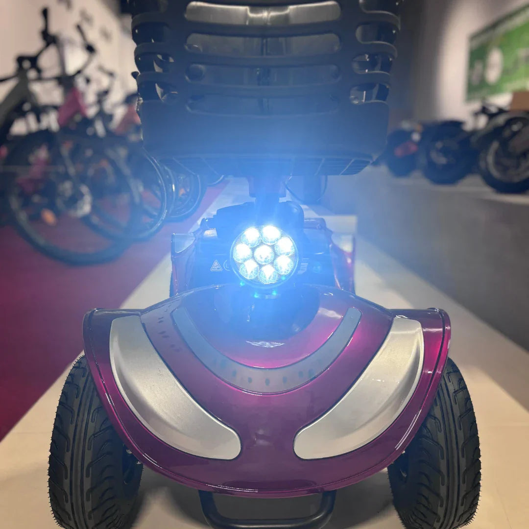 ECO Speed Senior – front view with illuminated headlight