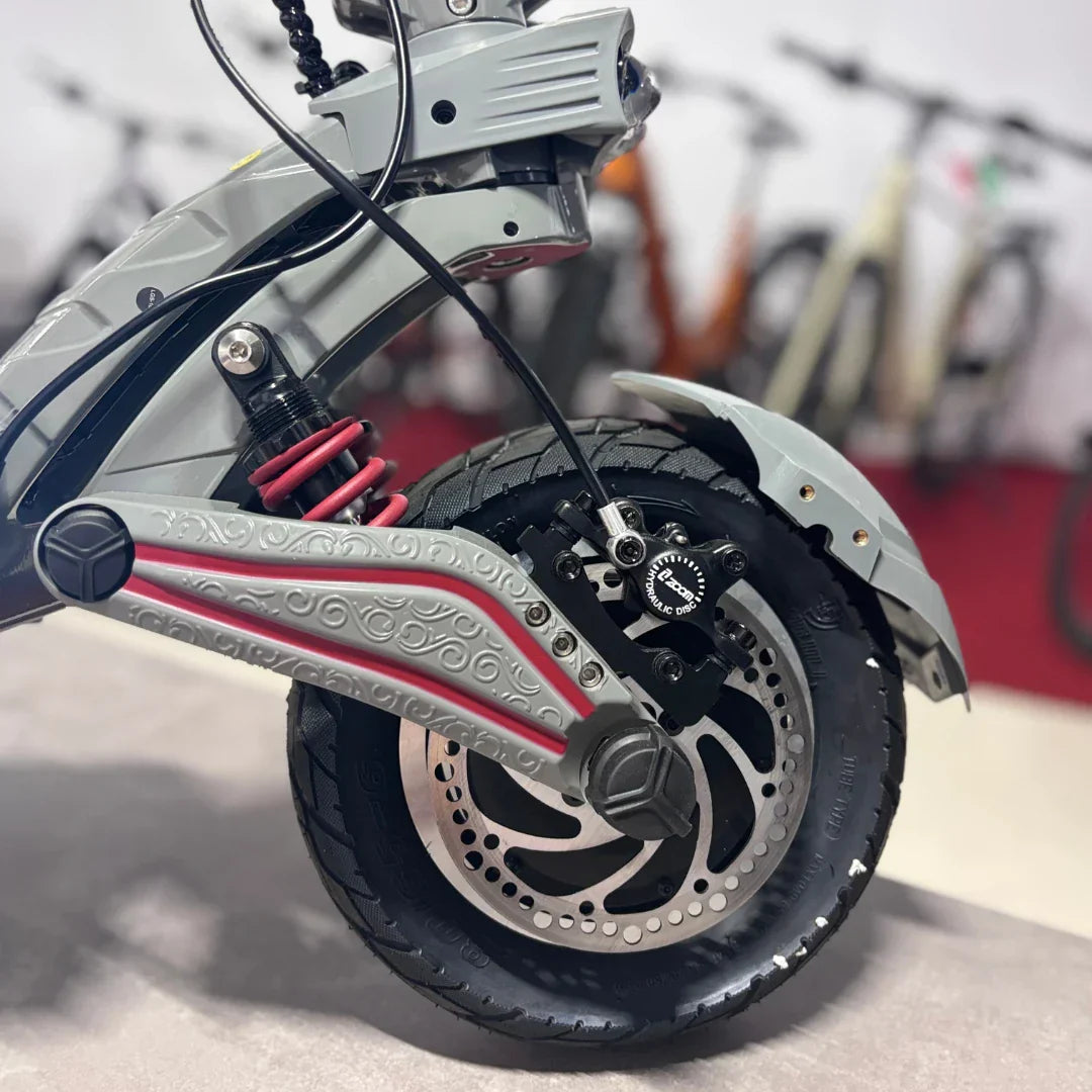 Electric scooter ECO Speed 10X V2 – rear wheel and brake detail