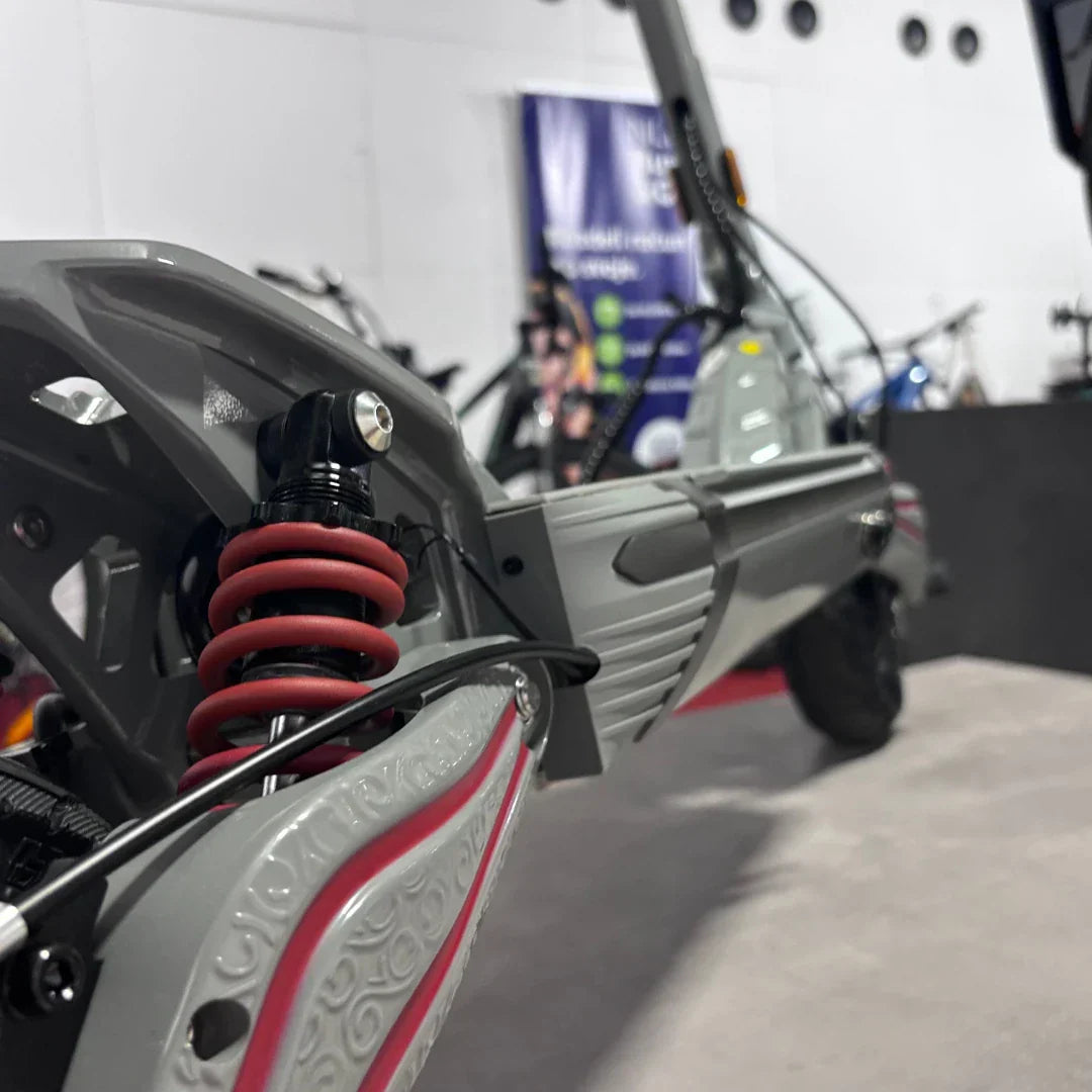 Electric scooter ECO Speed 10X V2 – rear suspension and frame detail