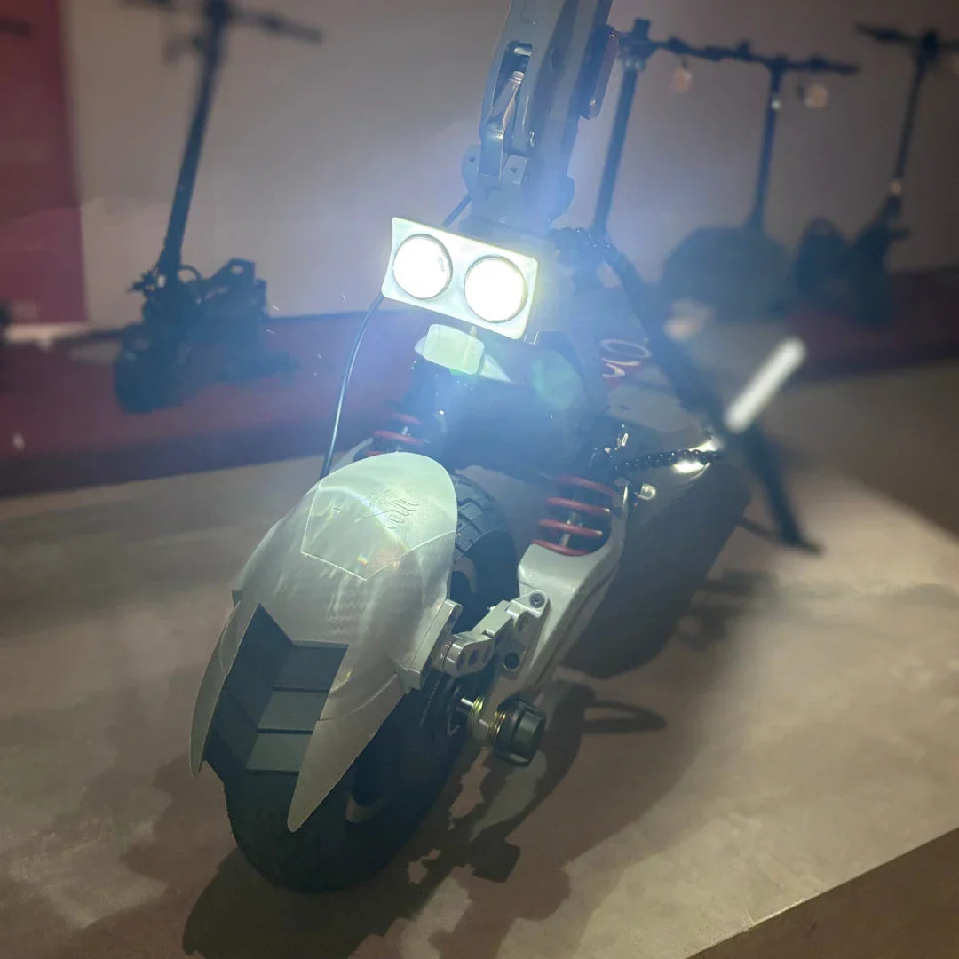 Electric scooter ECO Speed 10X V2 – front wheel, mudguard, and illuminated headlights