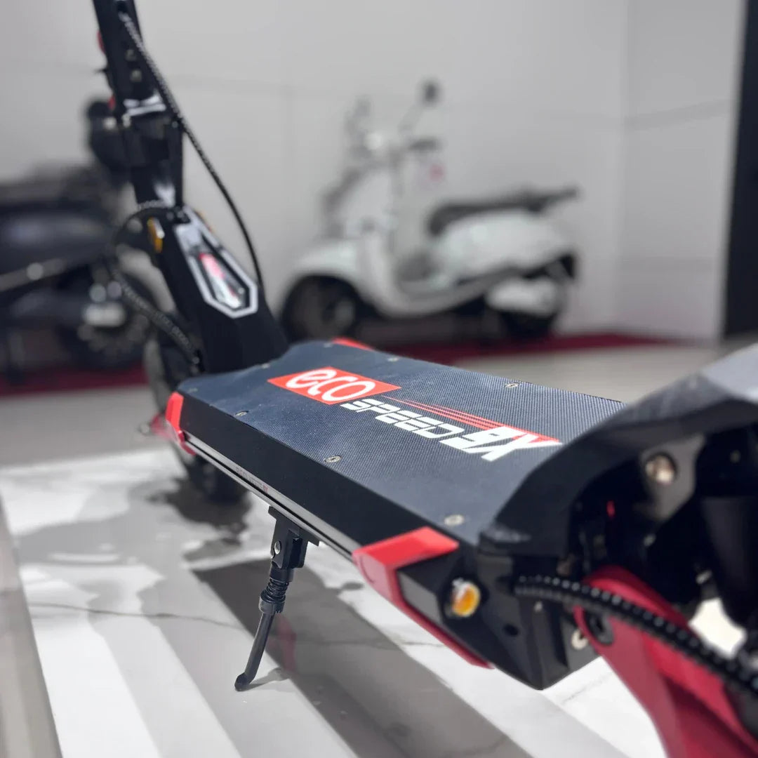 Electric scooter ECO Speed 9X – side view of deck and kickstand