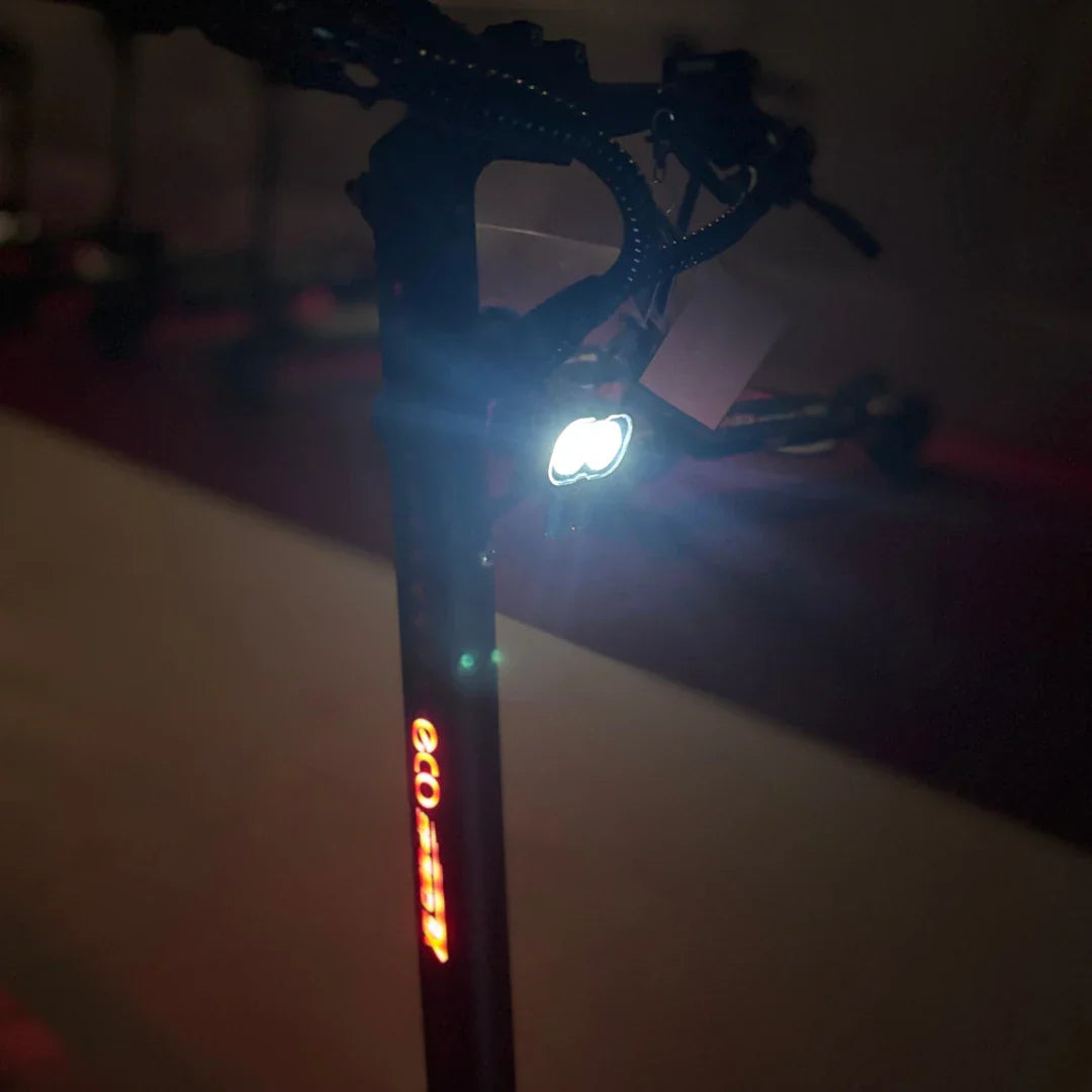 Electric scooter ECO Speed 9X – front headlight and stem logo illuminated