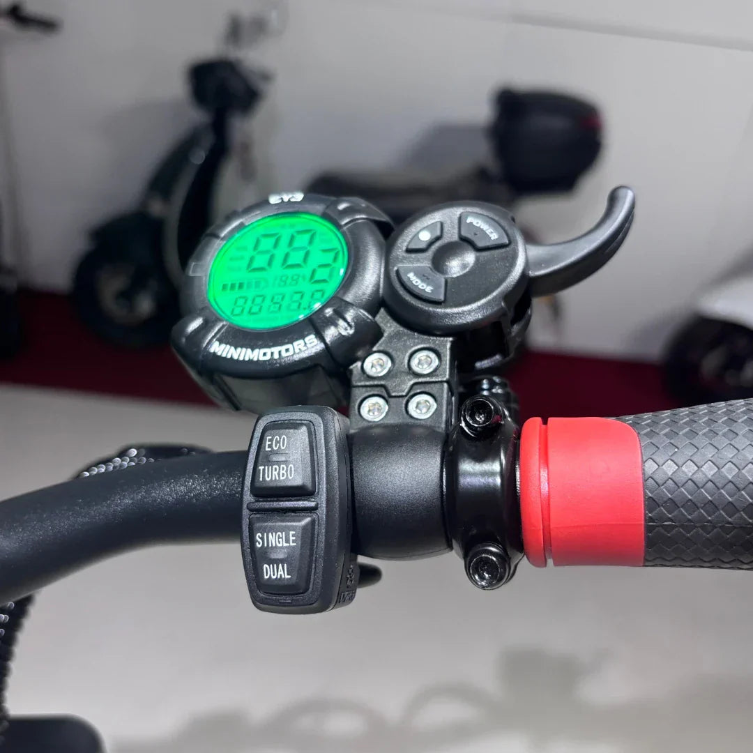 Electric scooter ECO Speed 9X – display and controls close-up