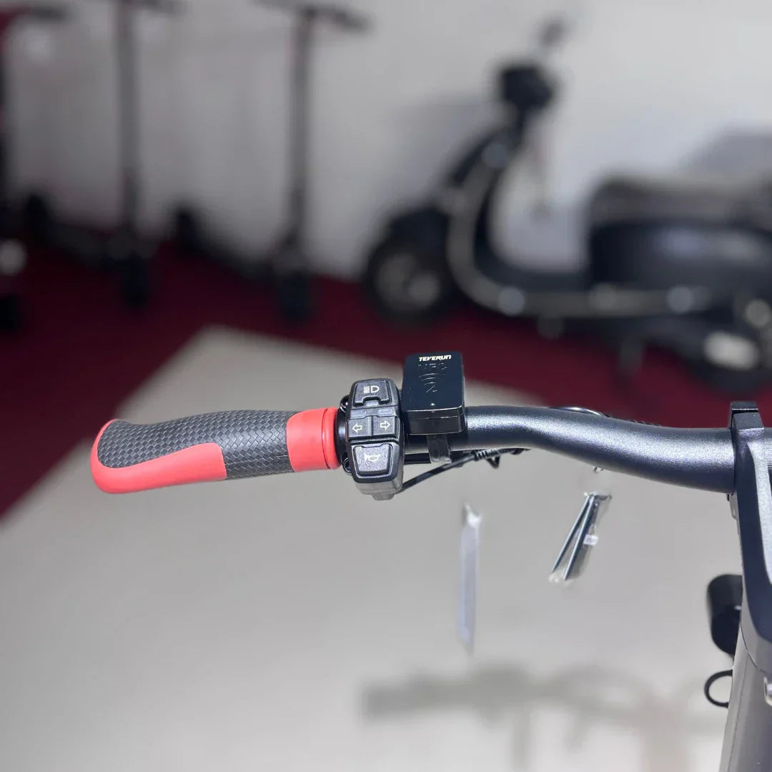 Electric scooter ECO Speed 9X – left handlebar grip and controls