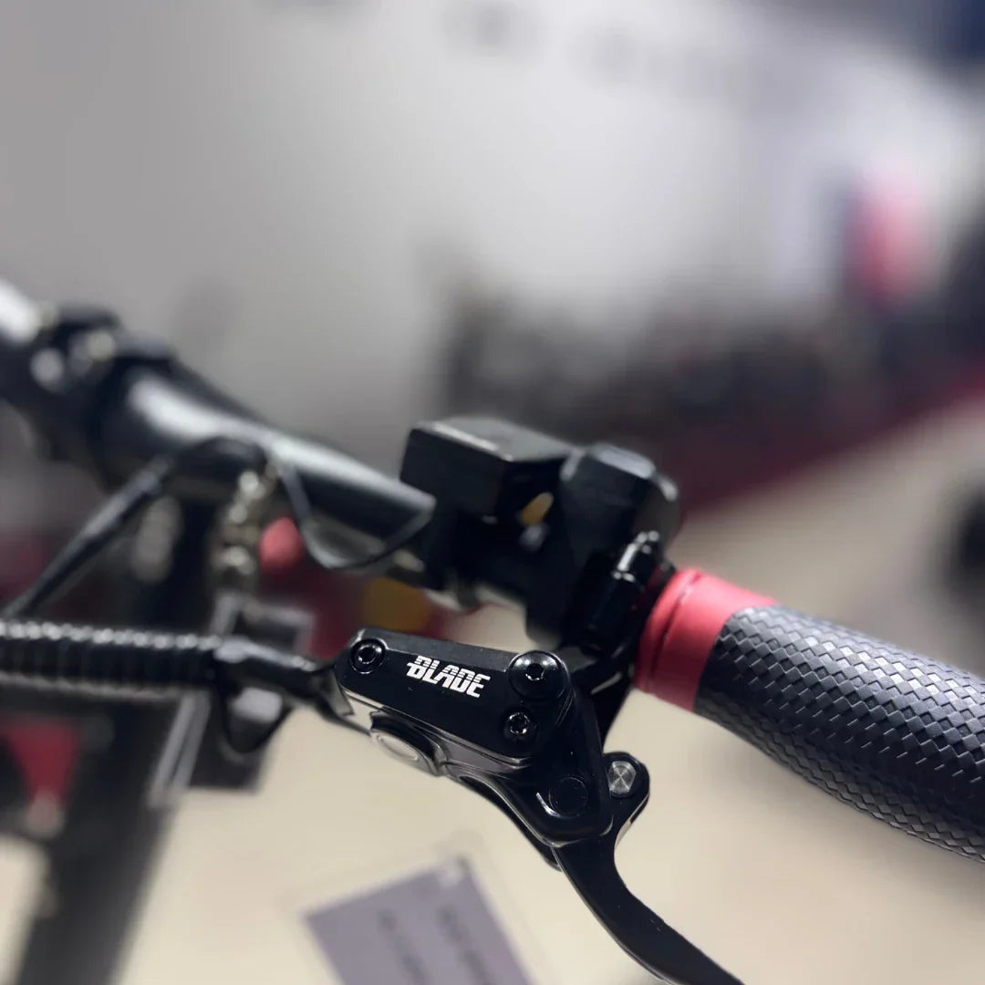 Electric scooter ECO Speed 9X – brake lever and handlebar close-up