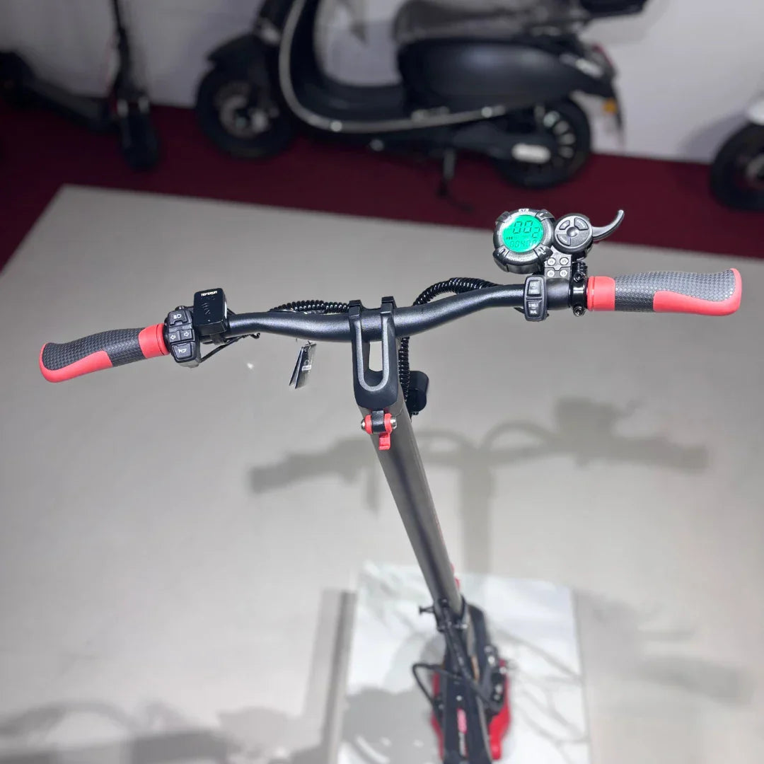 Electric scooter ECO Speed 9X – handlebar and display close-up