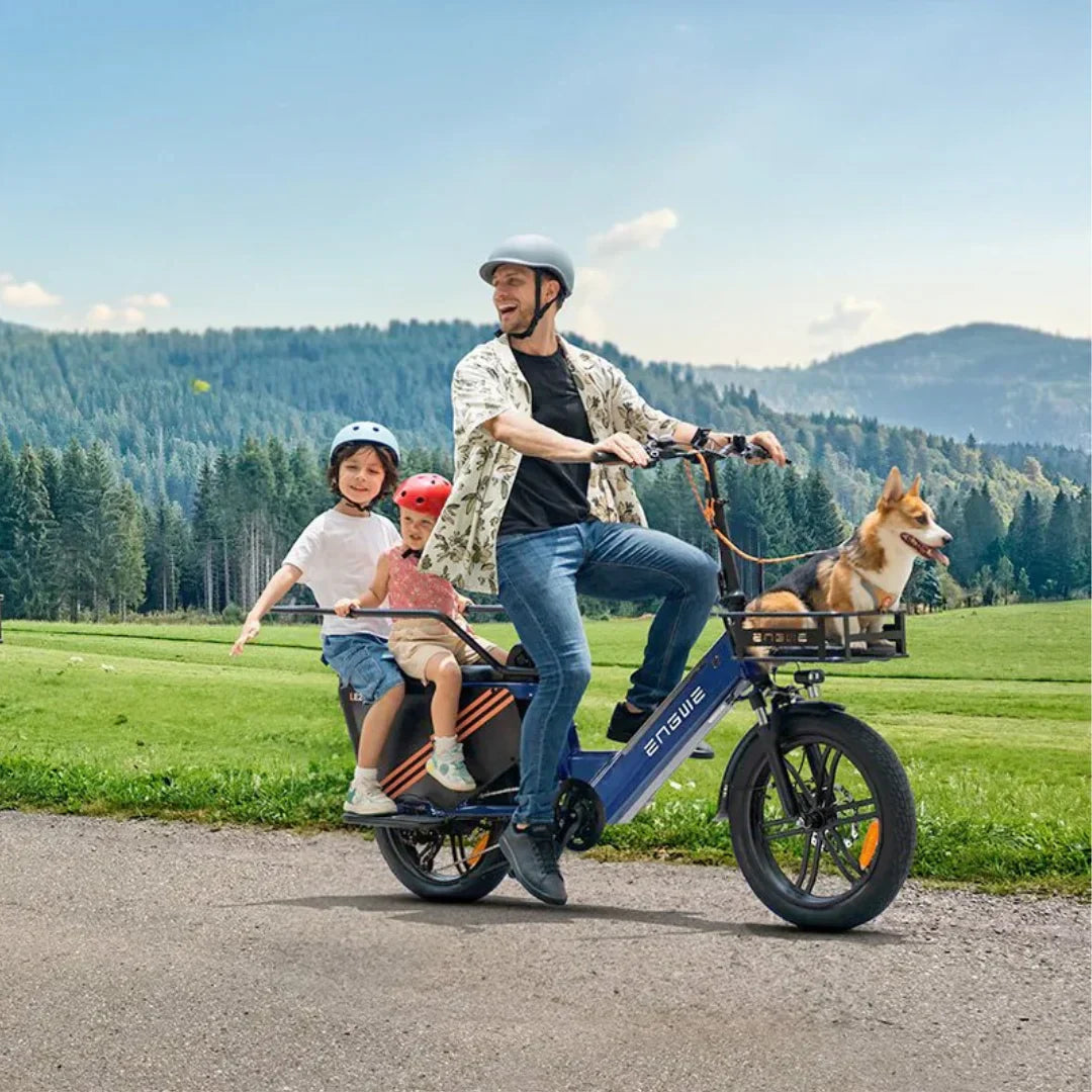 Electric bicycle Engwe LE20 – man with two children and dog riding