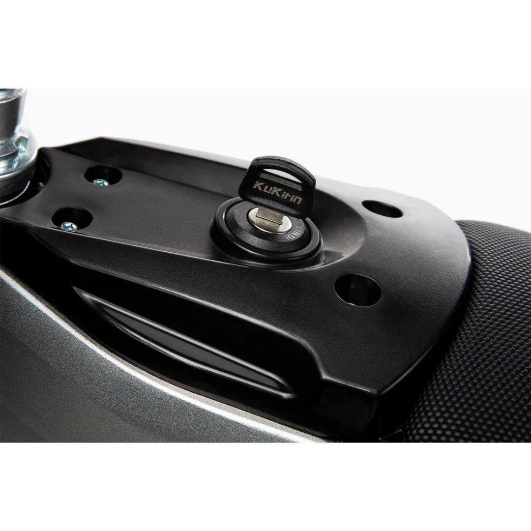 KuKirin X1 – close-up van sleutelgat voor contactsleutel