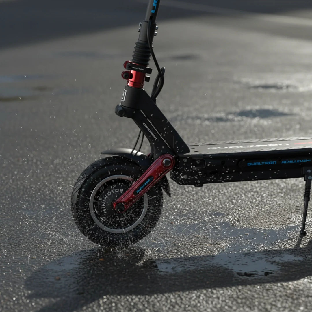 Electric scooter Dualtron Achilleus – front wheel splashing water