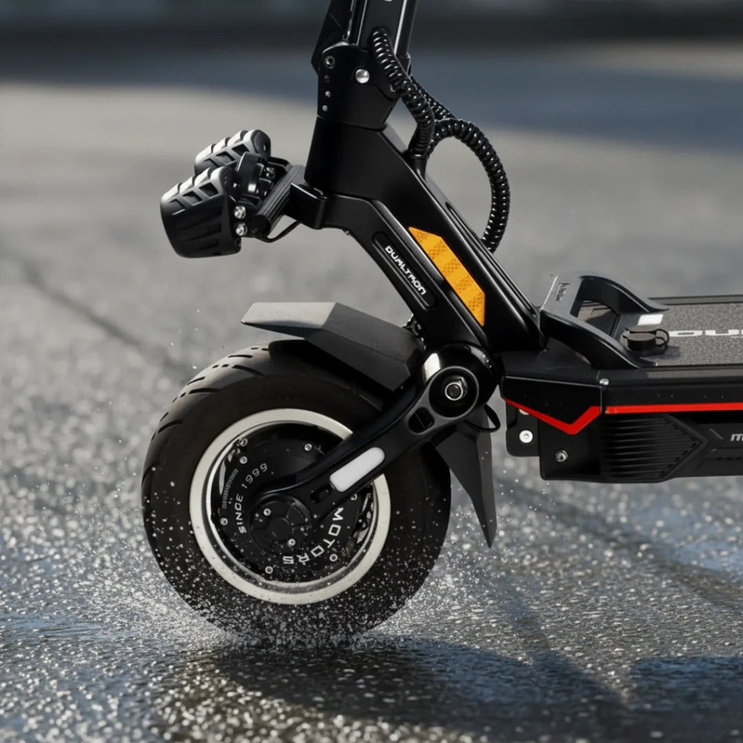 Electric scooter Dualtron Storm NEW – front wheel splashing water