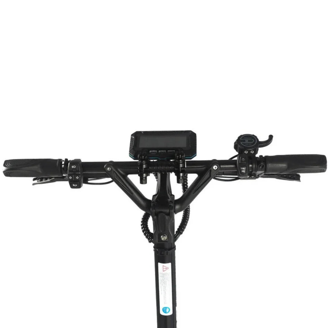 Electric scooter Dualtron Thunder 2 – dashboard and handlebar close-up