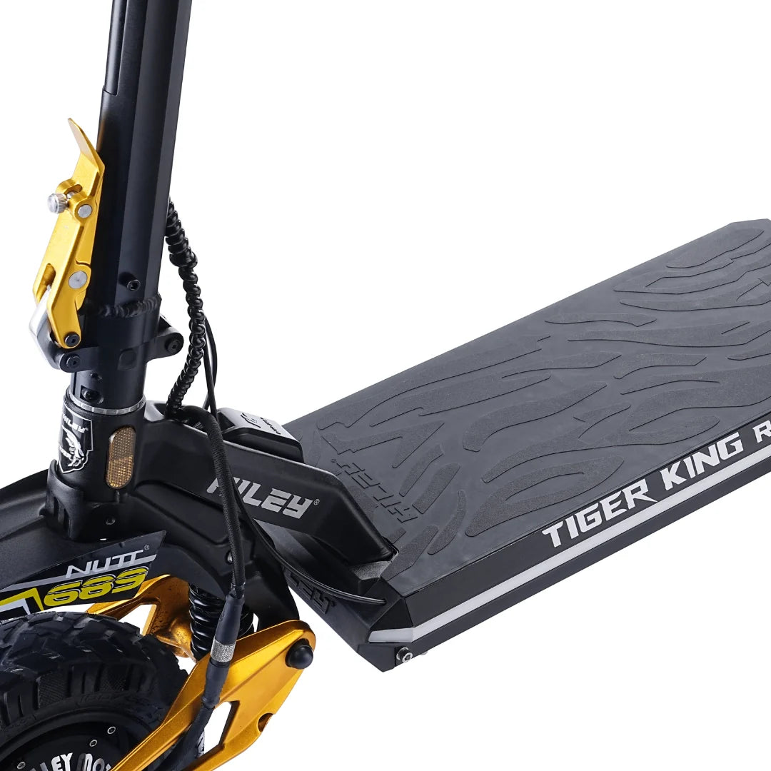 Electric scooter Hiley TIGER KING RS – front deck and handlebar base close-up