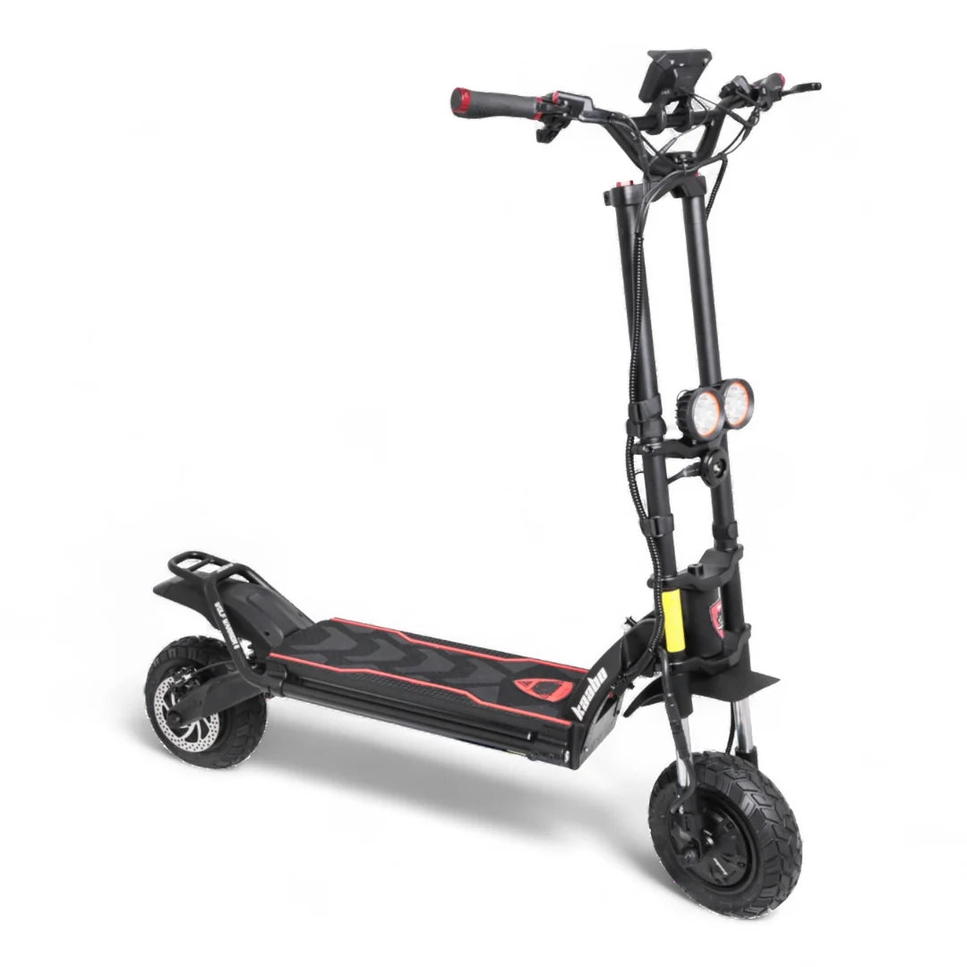 Hulajnoga elektryczna Kaabo Wolf Warrior 11 MAX – widok z przodu pod kątem, stopka opuszczona