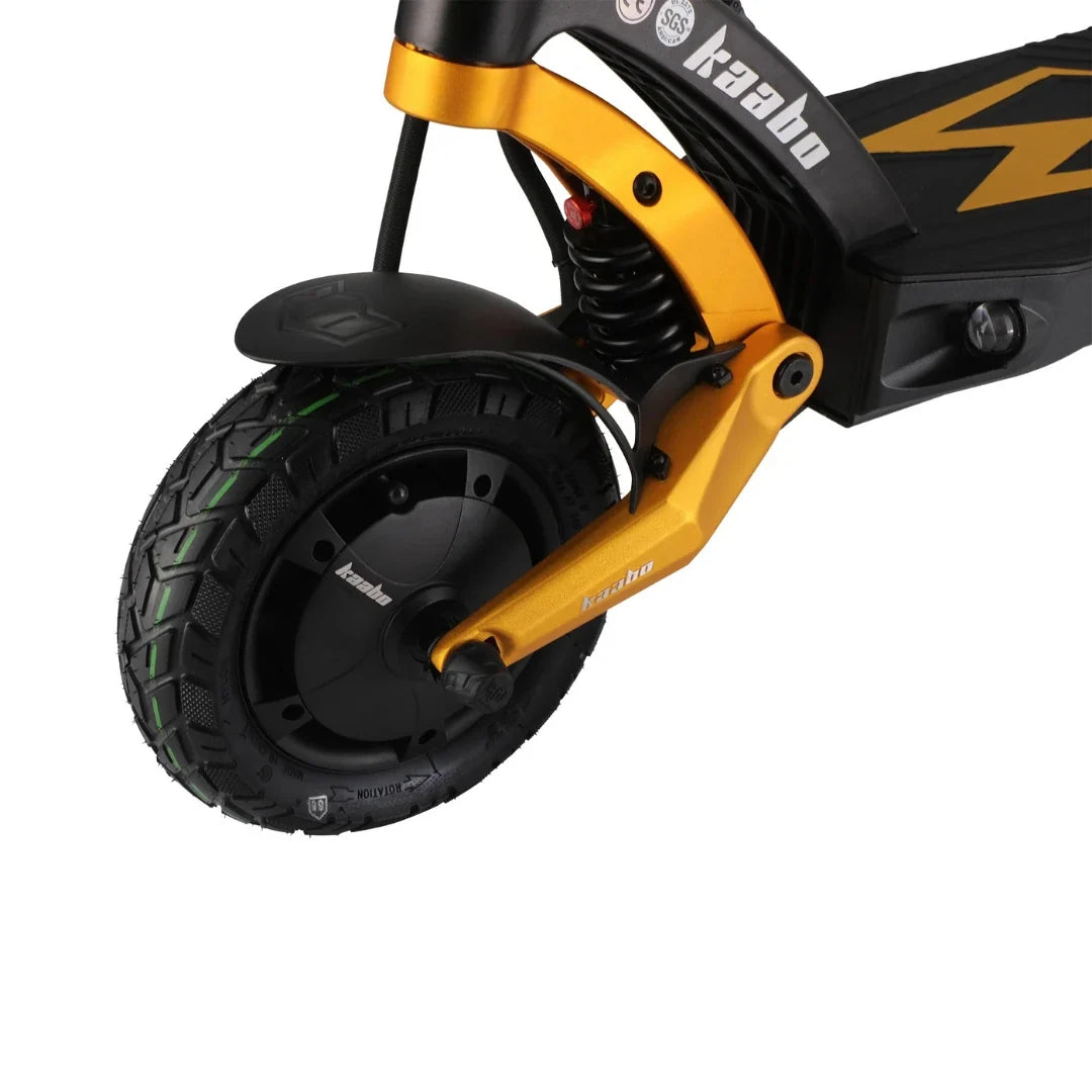 Electric scooter Kaabo Mantis King GT – front wheel, mudguard, and suspension