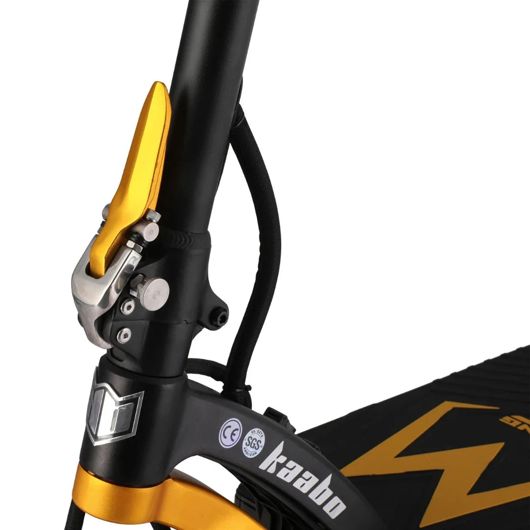 Electric scooter Kaabo Mantis King GT – stem folding mechanism detail