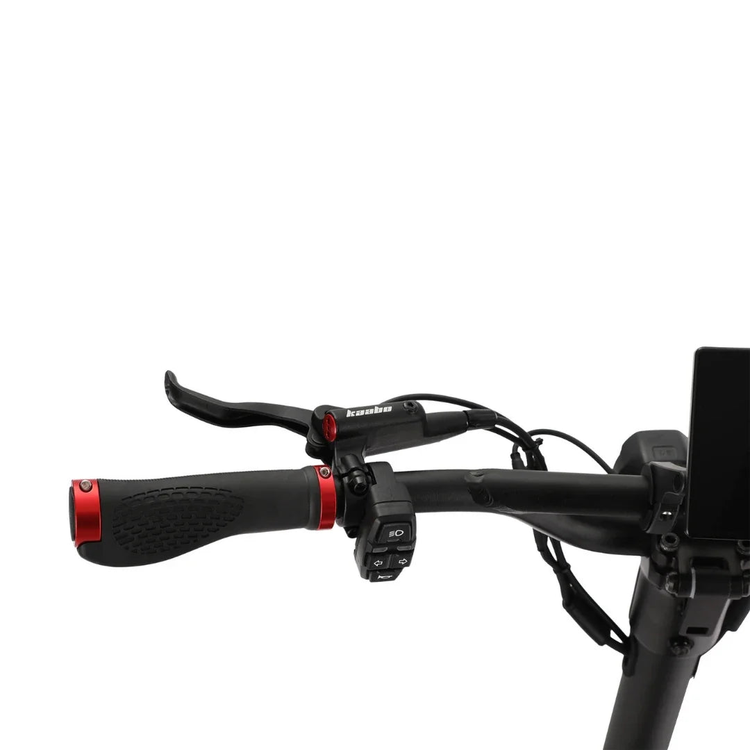 Electric scooter Kaabo Mantis King GT – left handlebar close-up