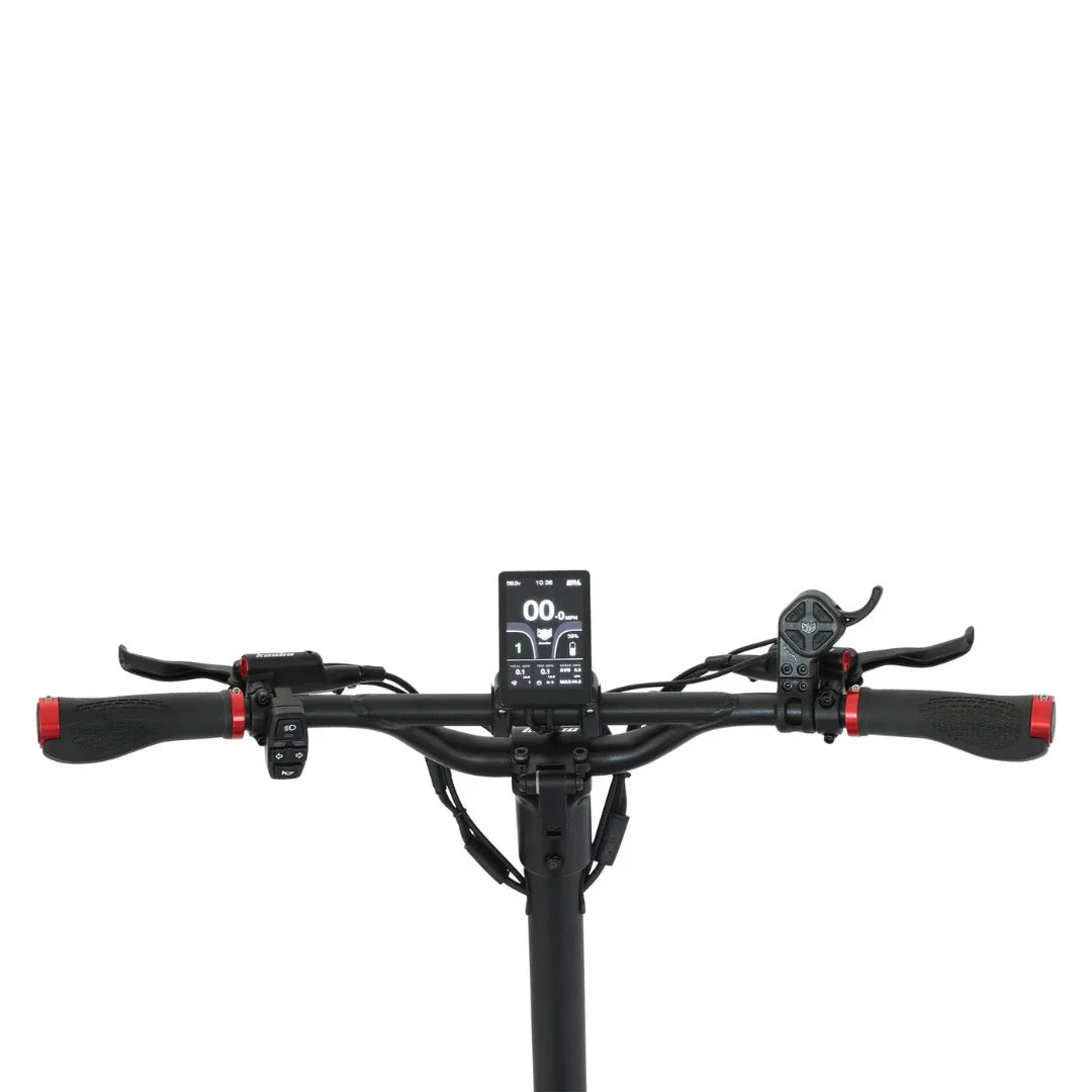 Electric scooter Kaabo Mantis King GT – handlebar and display close-up