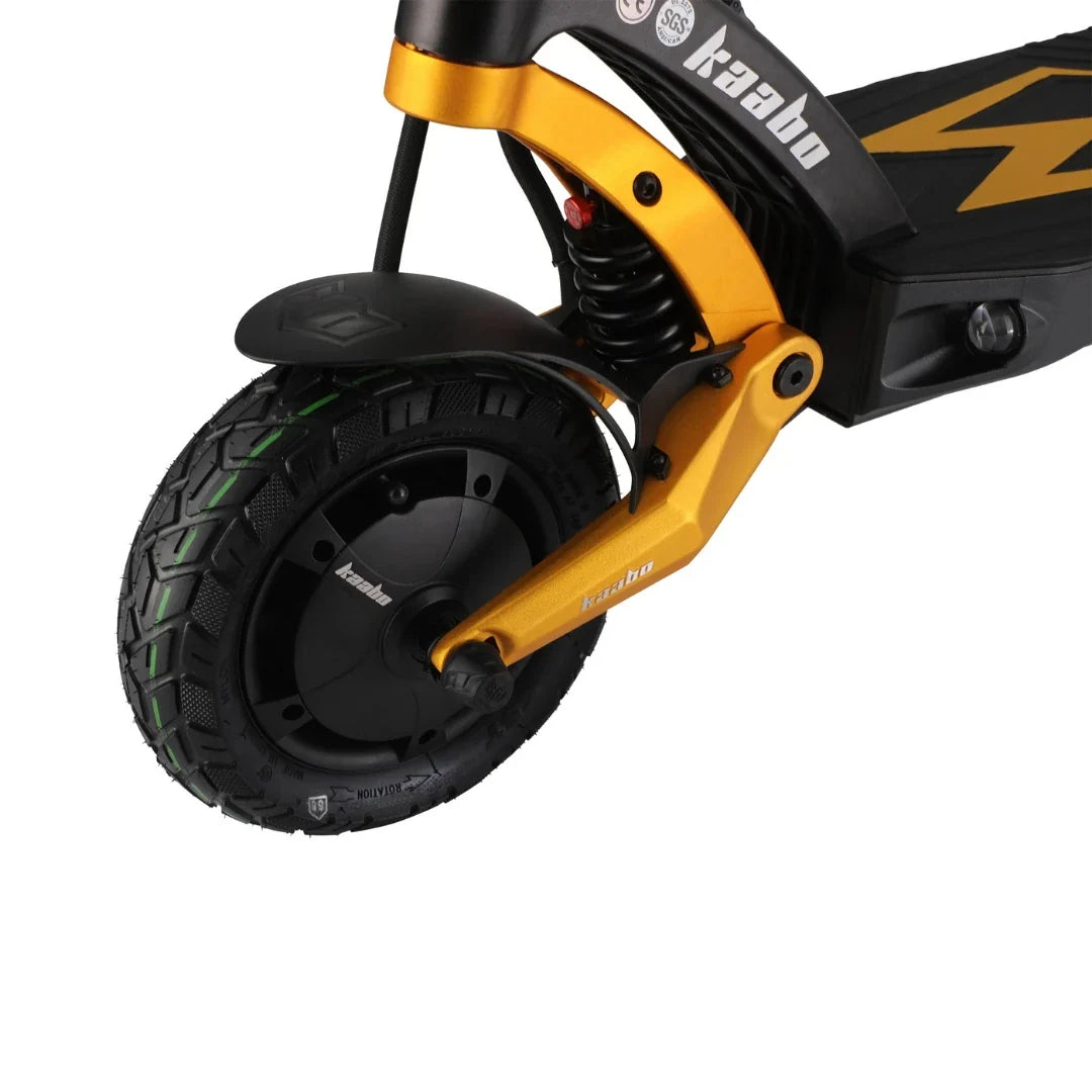 Electric scooter Kaabo Mantis King GT – front wheel and suspension detail