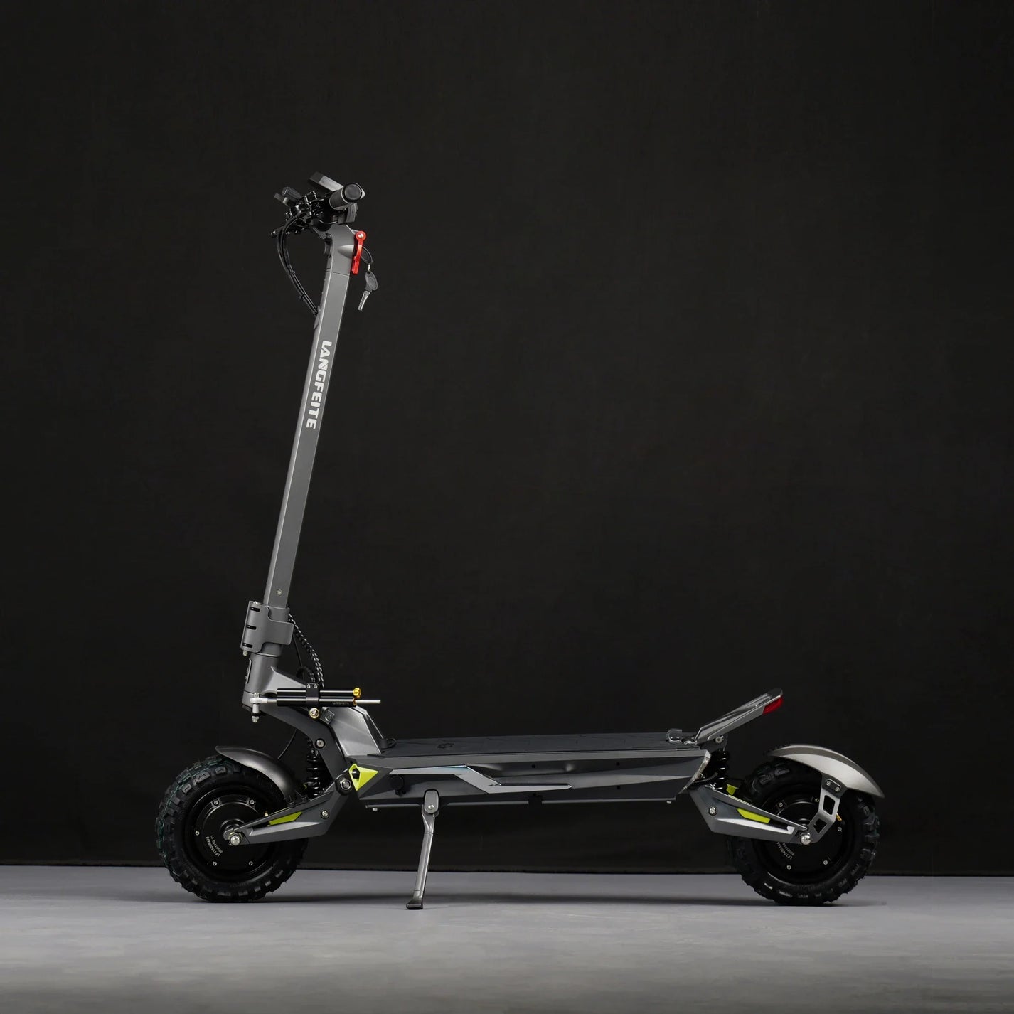 Electric scooter Langfeite C1 2026 – side view against dark background