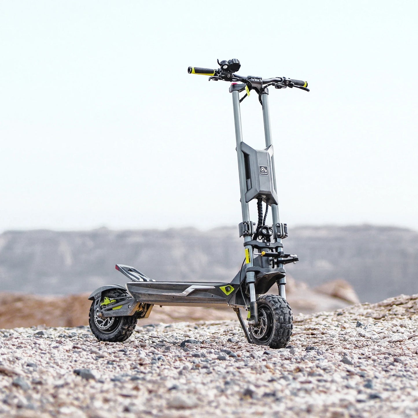 Electric scooter Langfeite H1 2026 – front three-quarter view on gravel