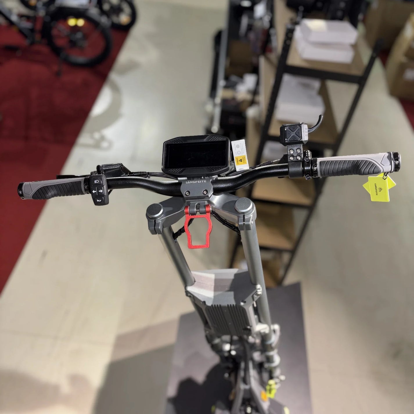 Electric scooter Langfeite H1 2026 – handlebar and display, wide view