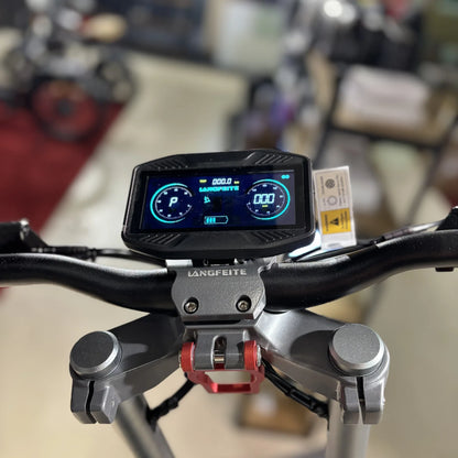 Electric scooter Langfeite H1 2026 – handlebar and display, close-up