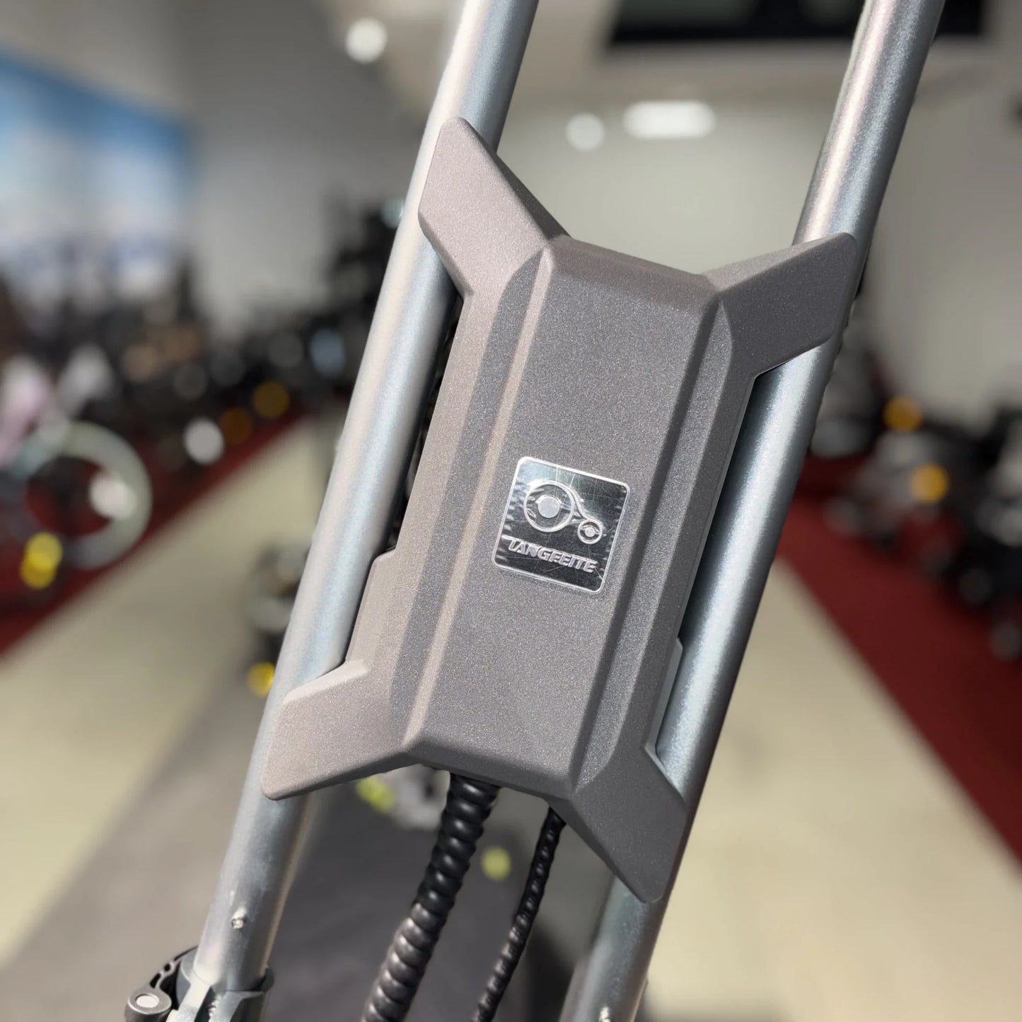 Electric scooter Langfeite H1 2026 – frame detail with brand logo