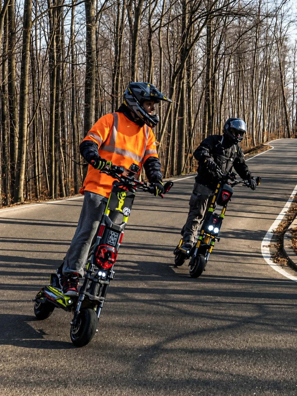 Electric scooter Langfeite H1 2026 – two riders on a winding road