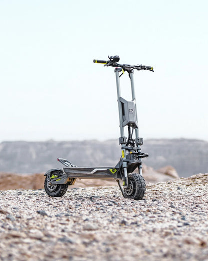 Electric scooter Langfeite H1 2026 – front three-quarter view on gravel