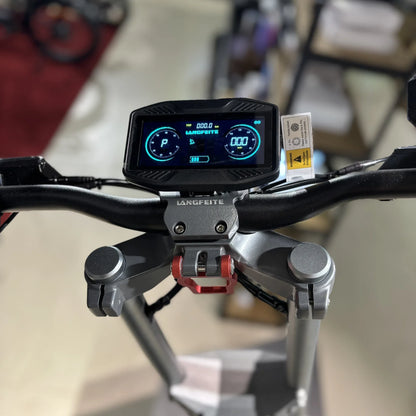Electric scooter Langfeite H1 2026 – dashboard display and handlebar close-up