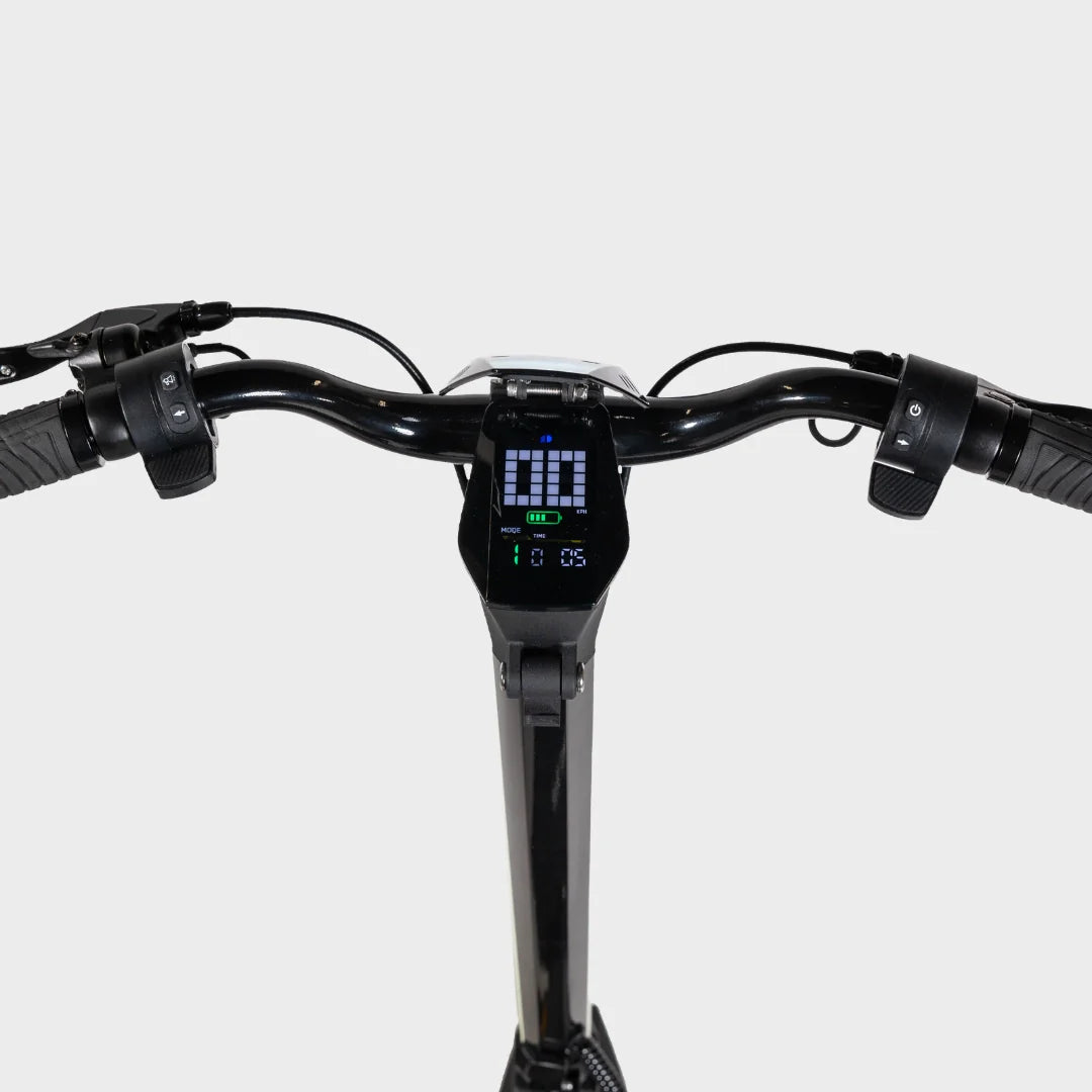 Electric scooter MS Energy Flare – dashboard and handlebar close-up