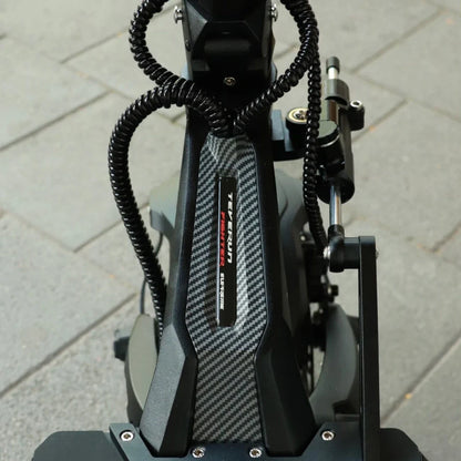 Electric scooter Teverun Fighter 11+ 2026 – front suspension and carbon fiber detail