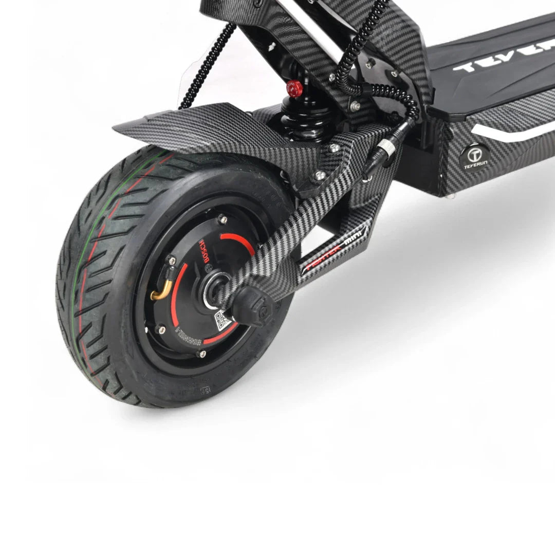 Electric scooter Teverun Fighter Mini PRO 2026 – rear wheel and suspension close-up