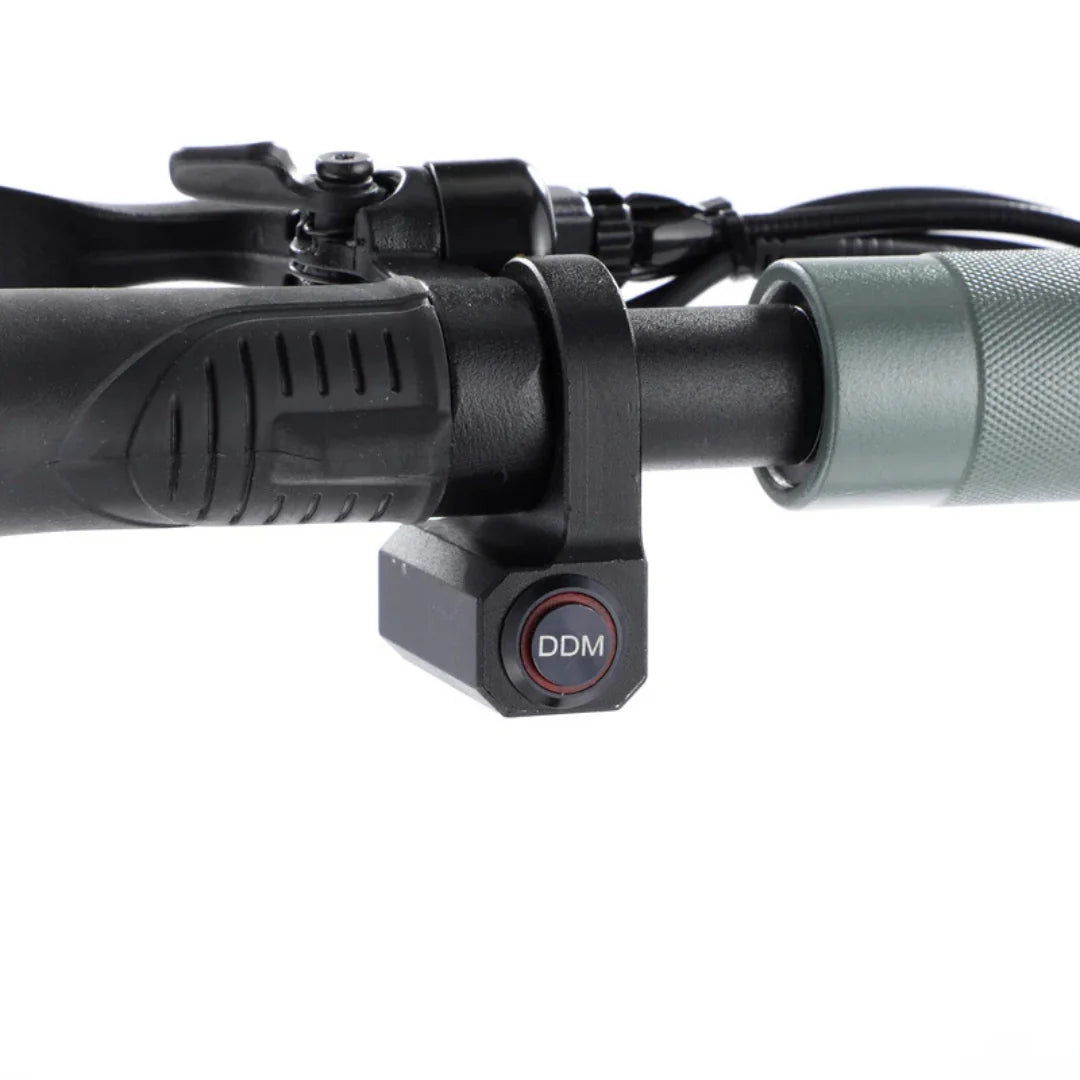 Electric scooter VSETT 8+ – handlebar controls close-up